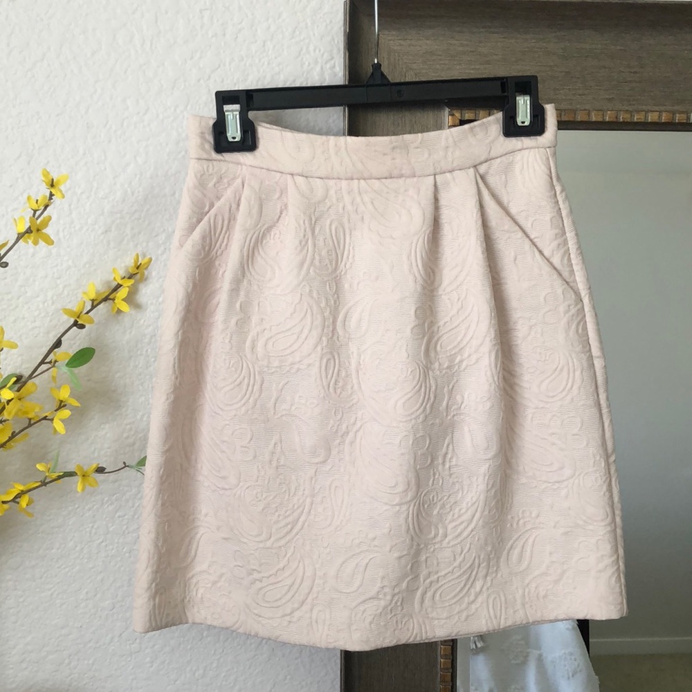 H&M light pink women’s mini skirt zip up